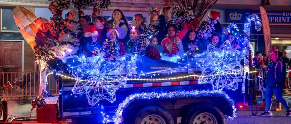 Enjoy the Rockland Festival of Lights and the lobster trap tree during the holiday season. There is a parade of lights down Main Street.